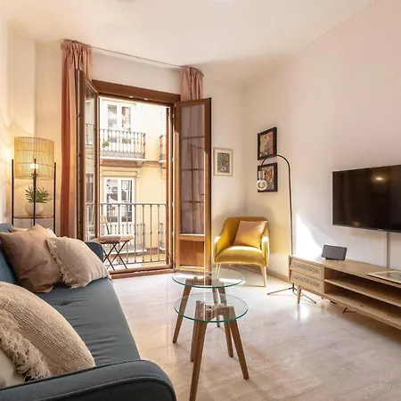 Bright With Patio And Balconies In The Center Apartment *